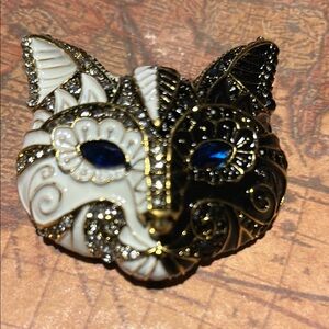 Oversized Elegant Cat Head Enamel Brooch